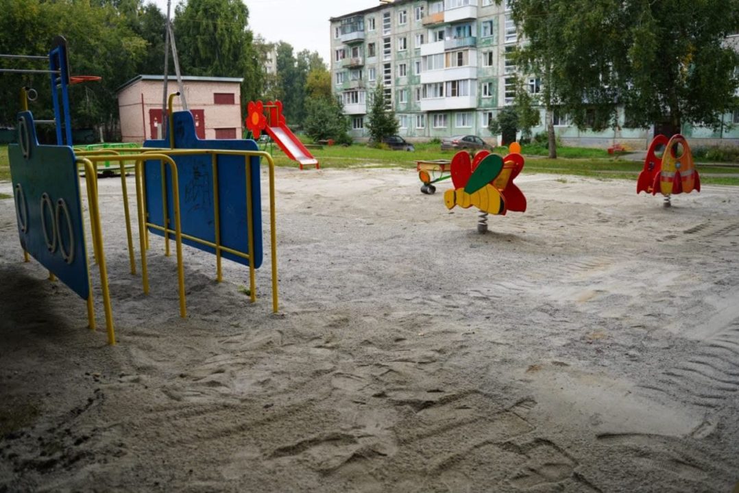 Детскую площадку в Юрге по требованию губернатора отремонтировали в кратчайшие сроки