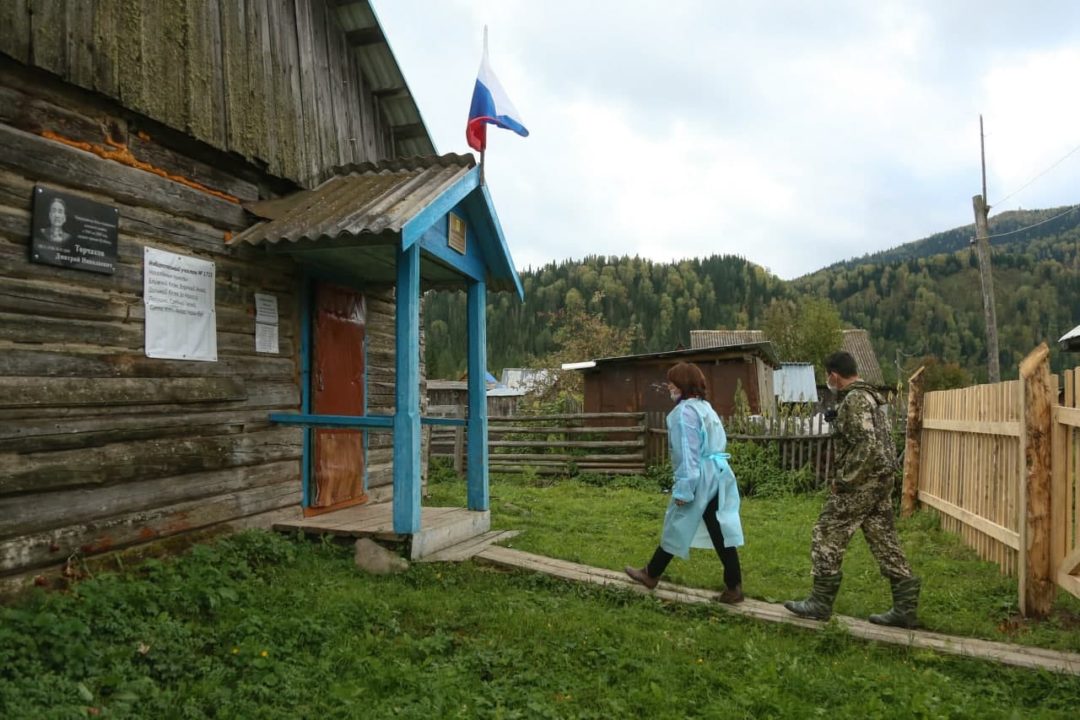 Свыше 1700 жителей отдаленных населенных пунктов Таштагольского района проголосовали на думских выборах