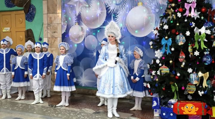 Многонациональный новогодний хоровод состоялся в Прокопьевске