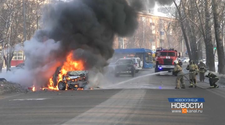 ДТП на Транспортной: один автомобиль сгорел полностью