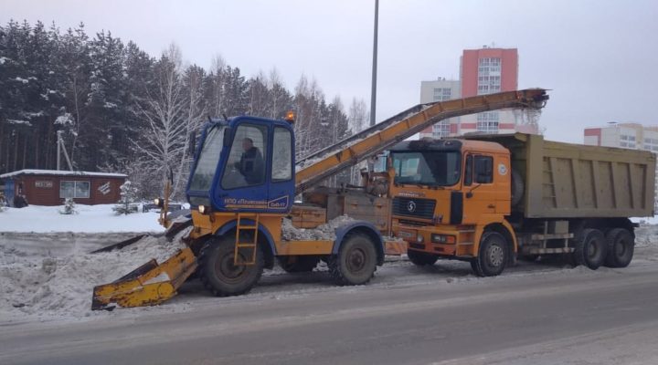 С начала зимнего сезона с дорог Кузбасса вывезено почти 2,5 млн кубометров снега