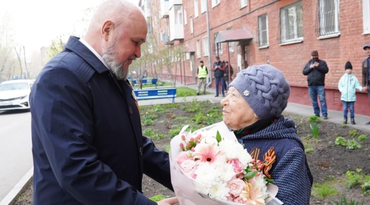 Губернатор Кузбасса лично поздравил ветерана с Днём Победы