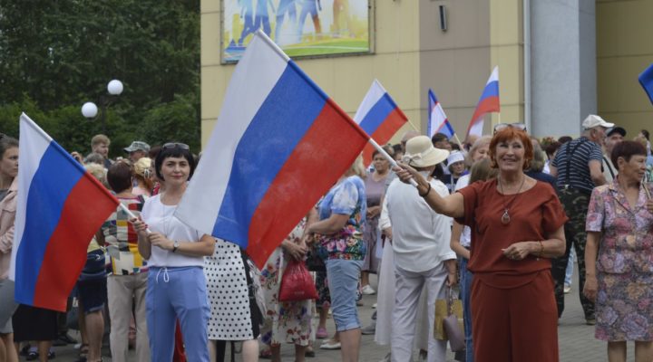 В Калтане прошел митинг-концерт в поддержку специальной военной операции Российской Армии