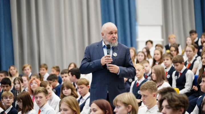 Сергей Цивилев провел открытый урок, посвященный 80-летию Сталинградской битвы