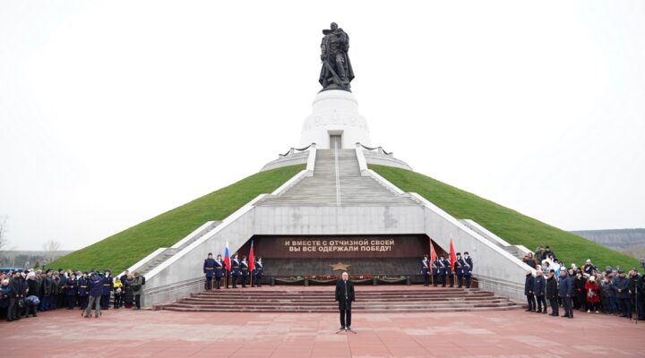 Сергей Цивилев открыл Мемориал Воину-Освободителю в Кузбассе