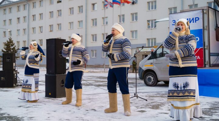 Для кузбасских мобилизованных и добровольцев состоялся концерт ко Дню матери