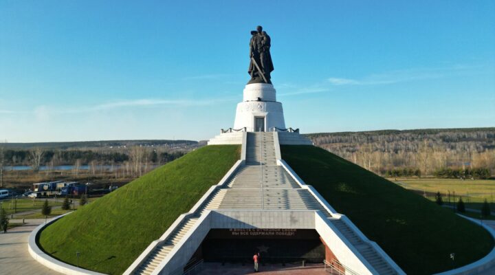 Помощник Президента России Владимир Мединский направил обращение участникам торжественного открытия Мемориала Воину-Освободителю, посвященного Героям-сибирякам, победившим нацизм