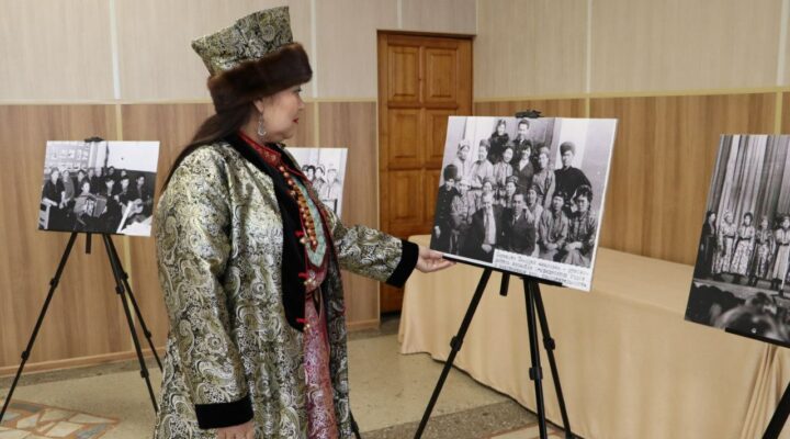 В Беково состоялся юбилейный концерт, посвященный 85-летию народного коллектива телеутского фольклорного ансамбля «Солоӊы»